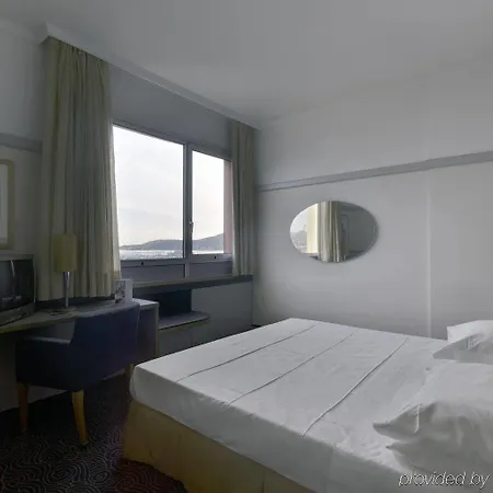 Hotel Nh 4*